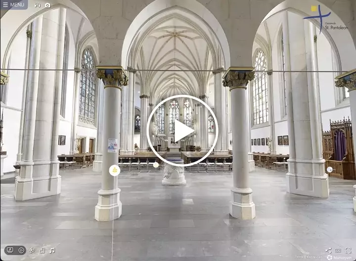 Blick durch das Kirchenschiff von St. Pantaleon in Münster-Roxel mit gotischen Gewölben und Taufstein – Startansicht der 3D-Tour